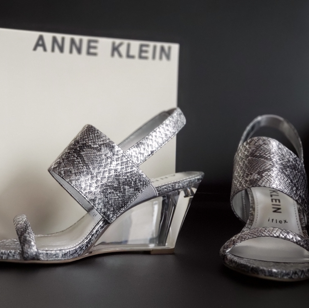 BRAND NEW‐ Silver & Lucite Anne Klein Sandals